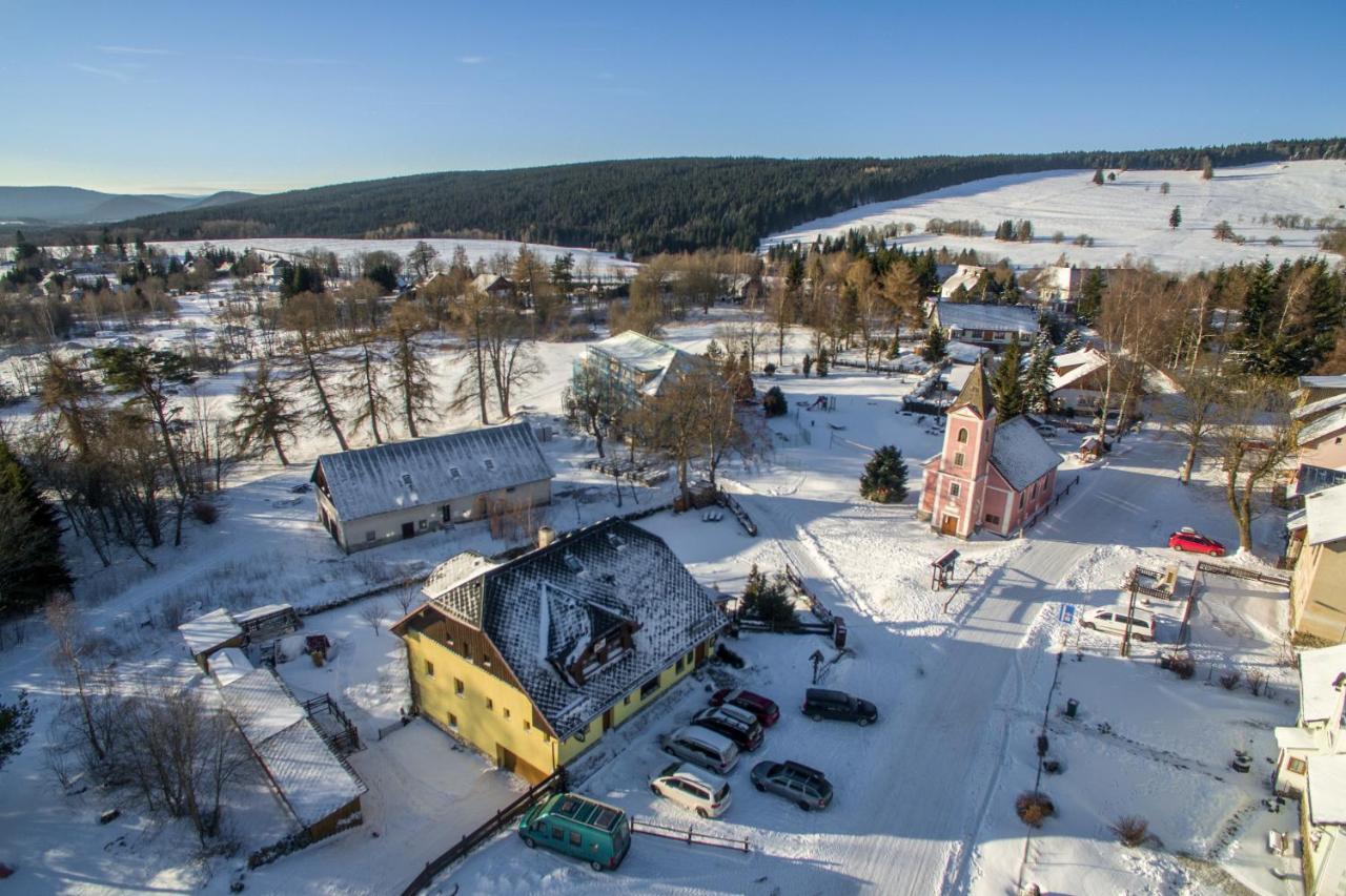 Penzion U Zpevaku Нове-Хуте Экстерьер фото