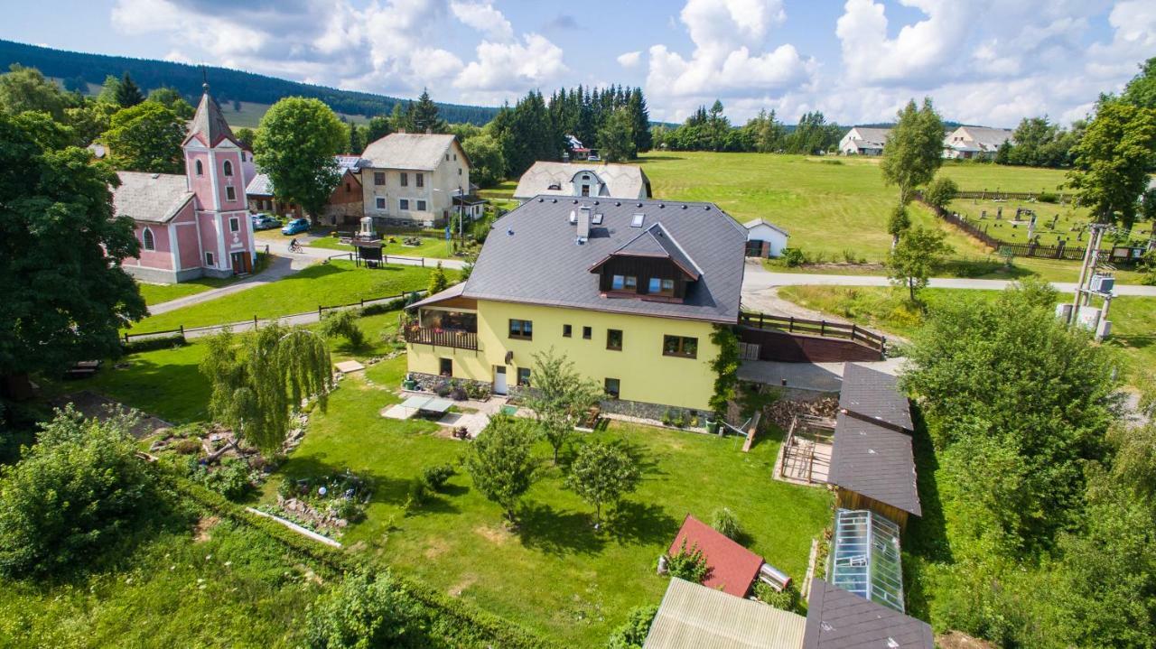 Penzion U Zpevaku Нове-Хуте Экстерьер фото
